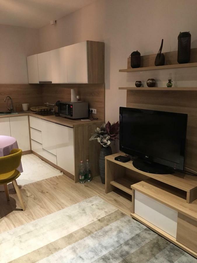 Hunyadi Apartman เซคซาร์ด ภายนอก รูปภาพ