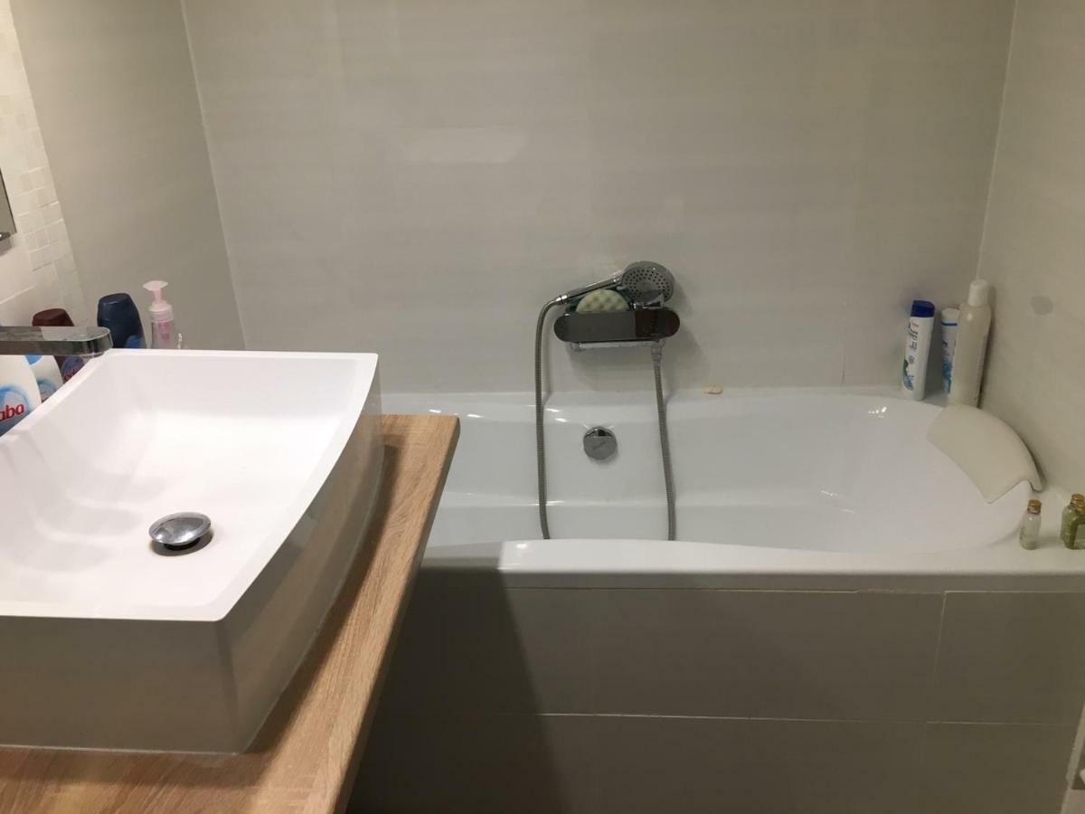 Hunyadi Apartman เซคซาร์ด ภายนอก รูปภาพ